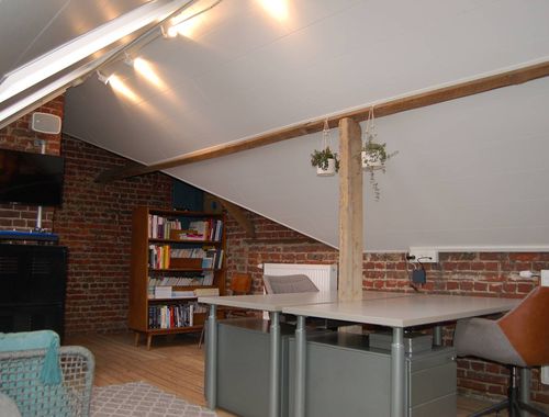                                         Bureaux à louer à Izegem, € 600
