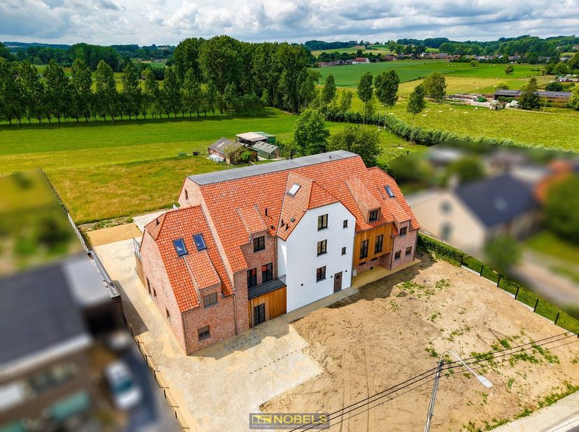 Appartement à vendre
                    à 9660 Elst