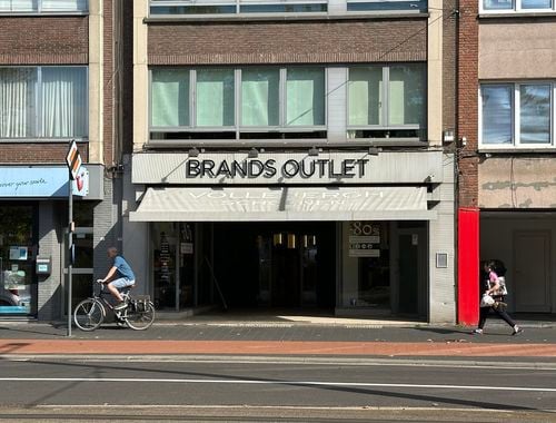                                         Commerce à louer à Mortsel, € 3.200
