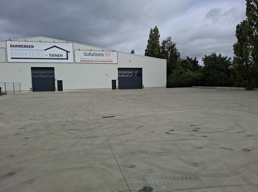 Bedrijfsvastgoed te huur in Sint-Maurusweg 17,
                    3300 Tienen