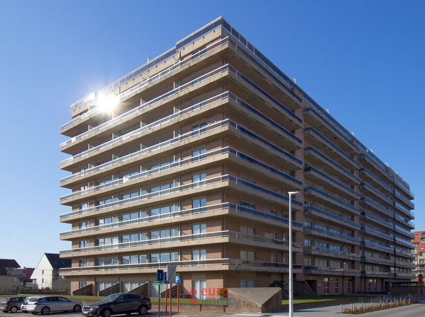 Deze vastgoedtopper van maar eventjes 56m² (!) biedt vanop zijn 9ste verdieping fantastische zichten naar het hinterland. Om maar niet te spreken over