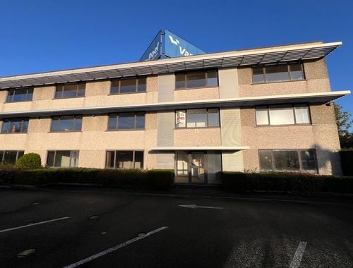                             Bureaux avec habitation à louer à Lauwe
