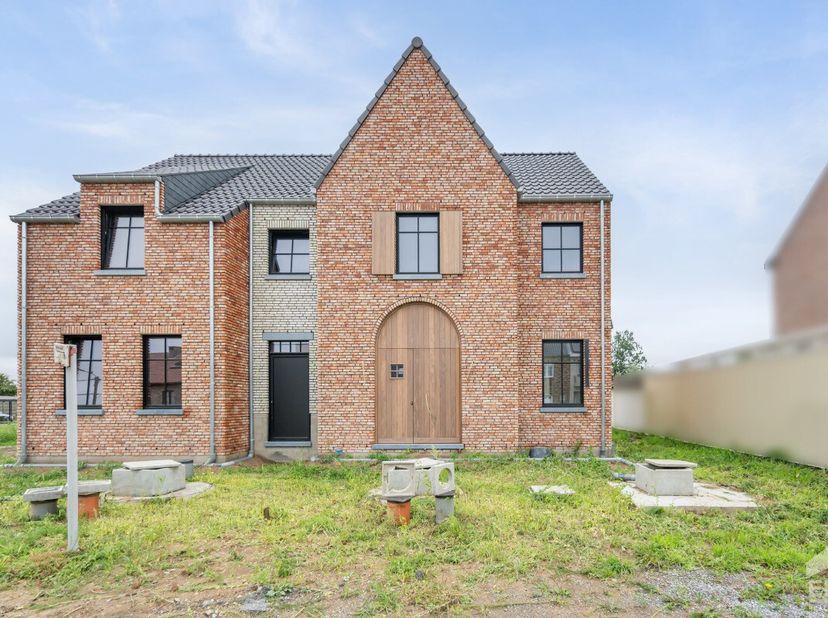 Huis te koop in Kruisstraat 51B,
                    3570 Alken