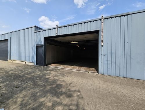                                         Magazijn zonder bureel te huur in Hasselt, € 695
