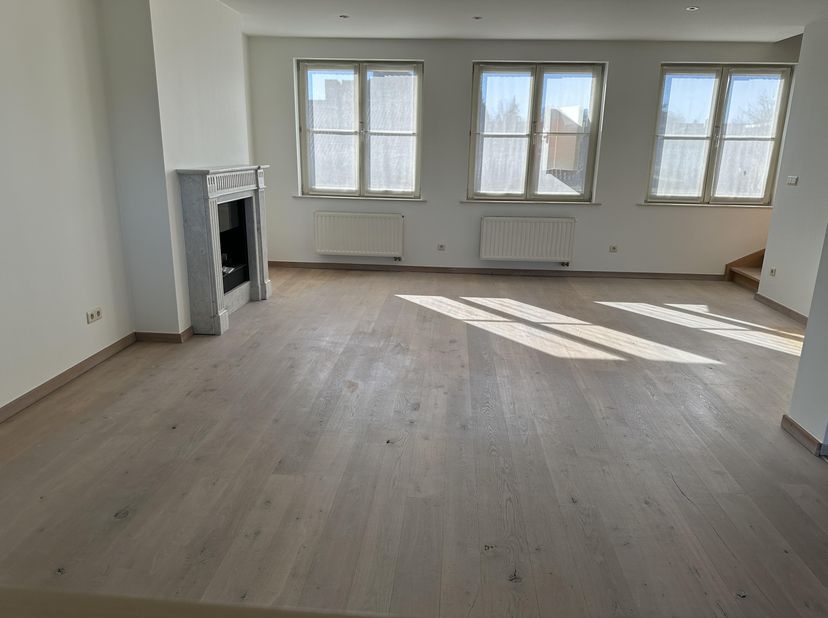 TE KOOP TE GENTBRUGGE Bunderhof 16B : Zeer goede ligging: rustig ( doodlopende straat ) en residentieel, vlakbij Gentbrugse Meersen, winkels, openbaar