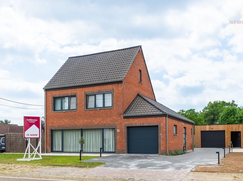Deze ruime en uitstekend onderhouden woning combineert comfort, kwaliteit en energiezuinig wonen met tal van uitbreidingsmogelijkheden. Dankzij de rec