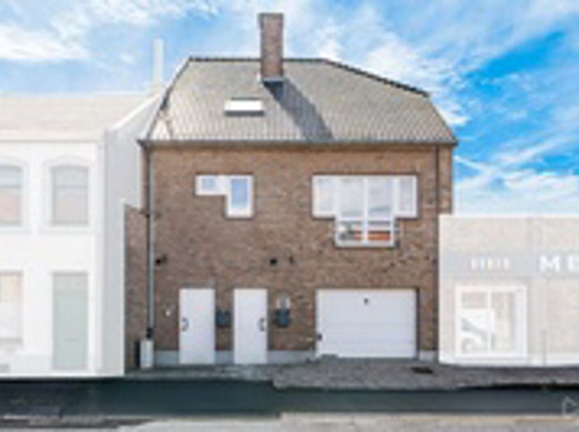 We Invest Ourthe-Amblève et Laura vous présentent ce triplex situé à Juprelle, à proximité immédiate des commodités et des grands axes, l’idéal pour l