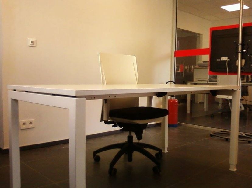 Bien professionnel à louer
                    à 9100 Sint-Niklaas