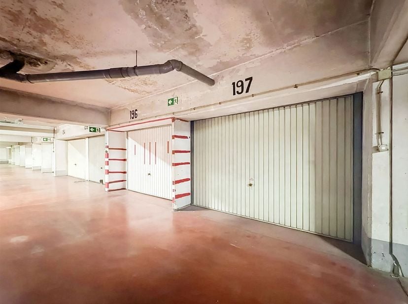 Garage à vendre à ,
                    1000 Bruxelles