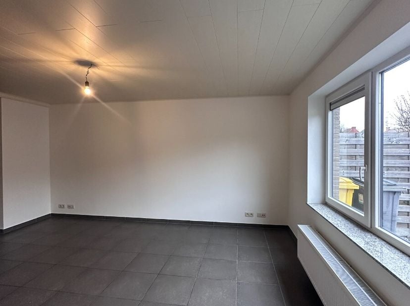 Leuke woning met 3 slaapkamers en tuin te huur in Mol:Op zoek naar een woning met voldoende ruimte? Deze woning in Mol beschikt over drie slaapkamers,