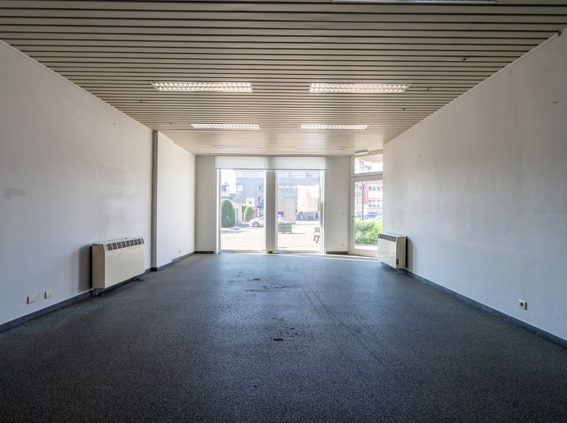Bien professionnel à vendre
                    à 8630 Veurne