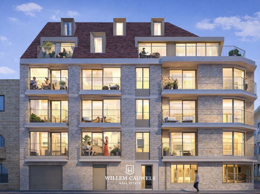 Dit modern duplex appartement bevindt zich in de Residentie Antoine, rustig gelegen in de Kursaalstraat te Heist, genietend van een uitstekende liggin