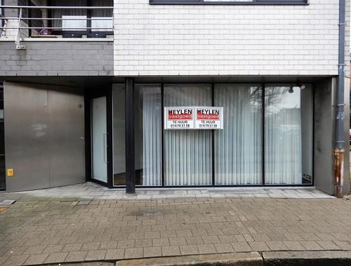                                        Studio avec coin lit à louer à Herentals, € 700
