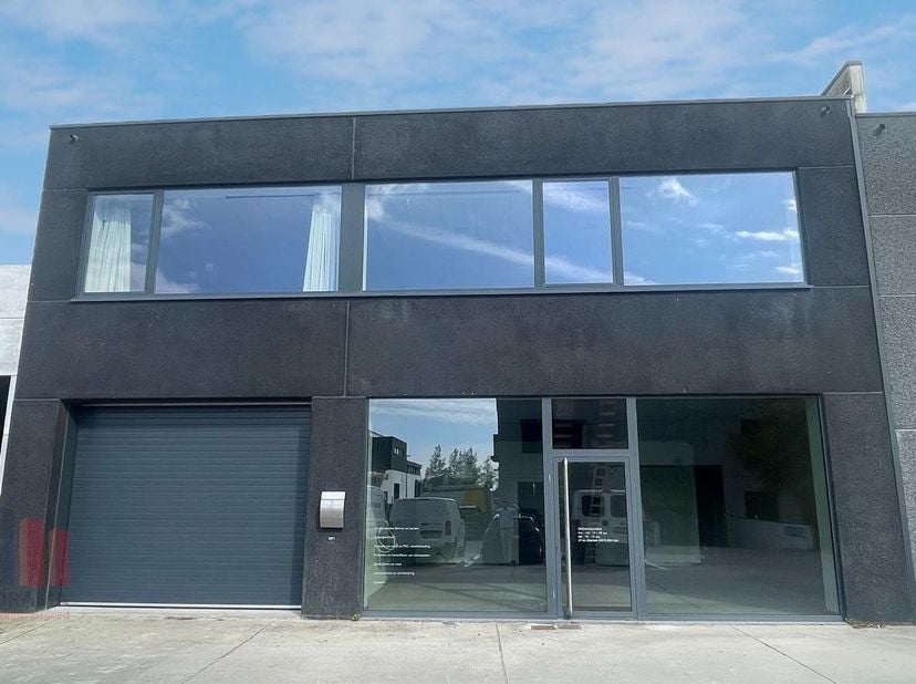 Bien professionnel à louer
                    à 8300 Westkapelle