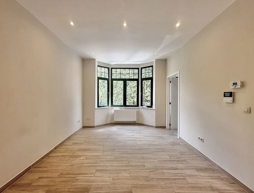                                         Appartement te huur in Vorst, € 1.250
