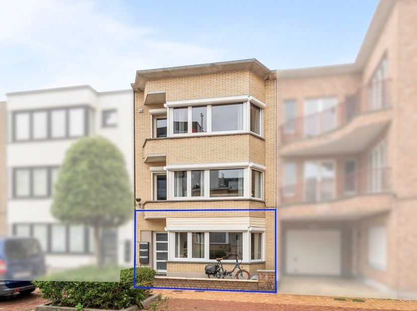 Cet charmant appartement de plain-pied est situé dans une petite résidence dans un endroit calme sur l'Oostlaan à Wenduine, à proximité de la rue comm