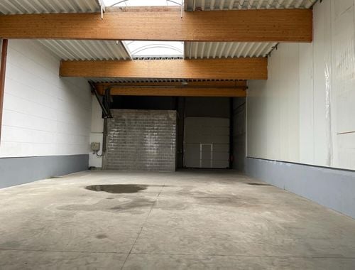                             Entrepôt à louer à Elverdinge
