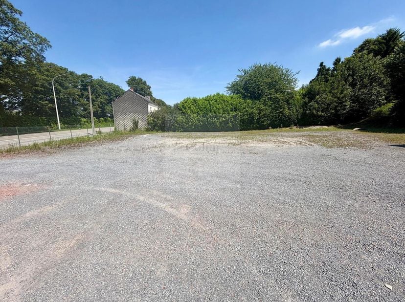 Beaumont, ce magnifique terrain à bâtir d'une superficie de 23 a 98 ca bénéficie d'une excellente visibilité et d'une situation privilégiée sur un axe