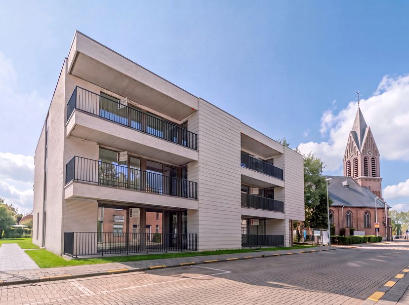 Project in Blaasveldstraat 15,
                    2830 Tisselt