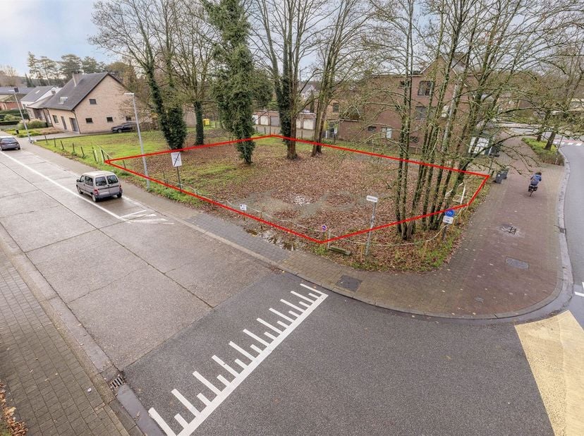 Bouwgrond voor OB op een perceel van 7a86ca / projectgrond <br />
 <br />
Ligging: Gelegen in het centrum van Lichtaart met alle dagelijkse voorzien
