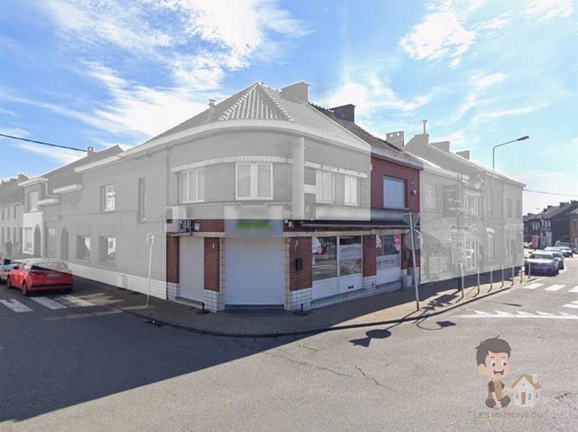 Immeuble de rapport à Vendre à Châtelineau  Place Jules Destrée !<br />
Revenu locatif : 1300€ + 750€<br />
TOTAL : 2050€<br />
(Plus de 8% de rentabi