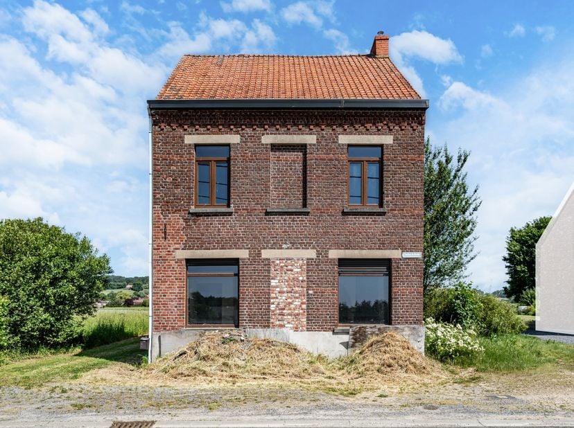 Huis te koop
                    in 7750 Russeignies