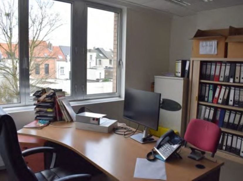 Bien professionnel à louer
                    à 2600 Berchem