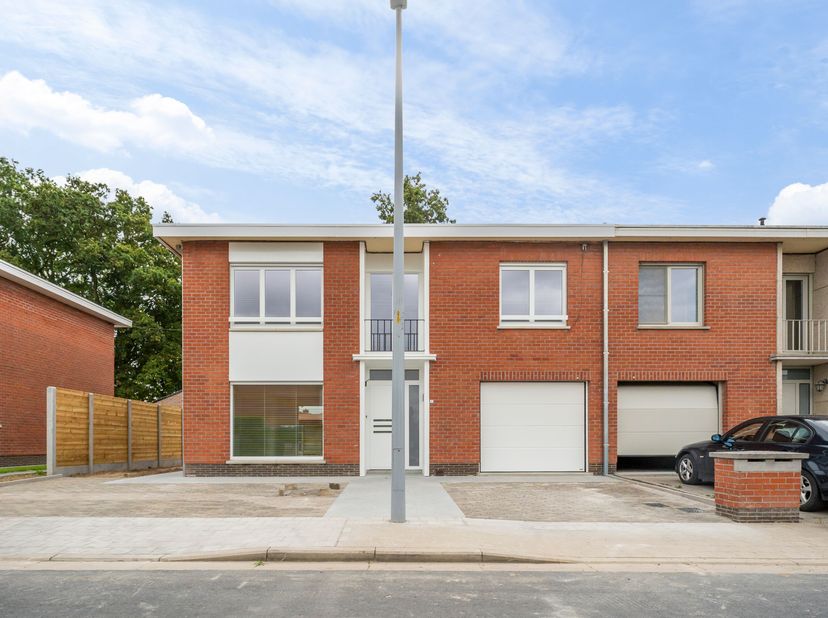 Huis te huur in Saazlaan 13,
                    8970 Poperinge