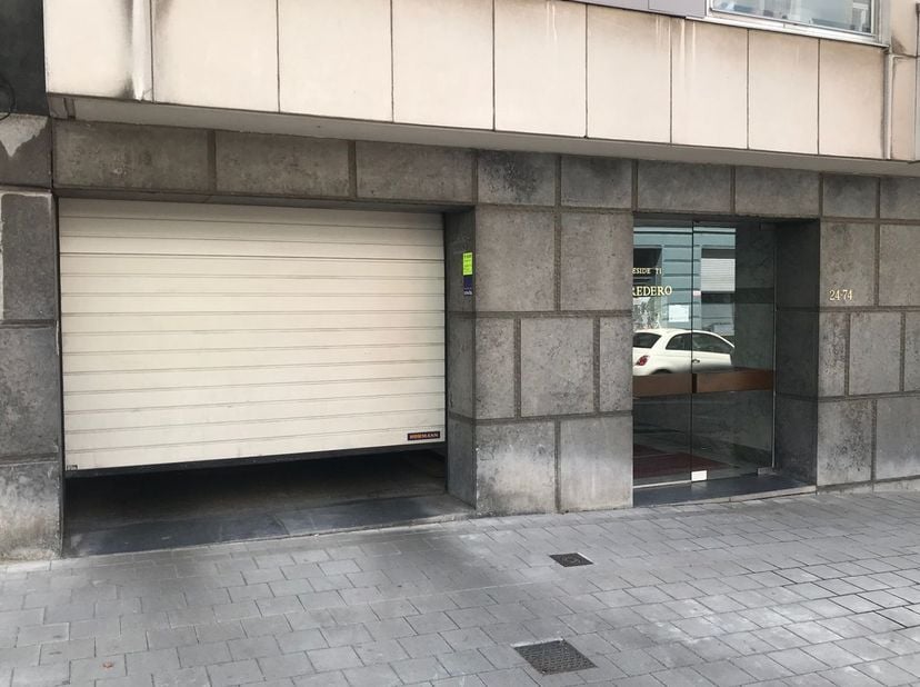 Garage te huur in Hendrik van Brederodestraat .,
                    9000 Gent
