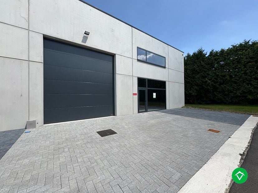 - Nieuwe KMO-units te Ichtegem -<br />
In de Industriestraat te Ichtegem transformeert Global Estate Group de voormalige Dupon Biscuits-site  bekend v