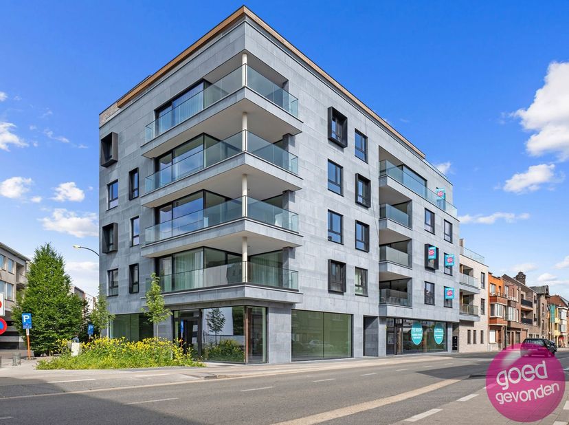 Bien professionnel à vendre
                    à 3500 Hasselt