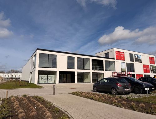                                         Bâtiment d’entreprise à louer à Schoten, € 19.000
