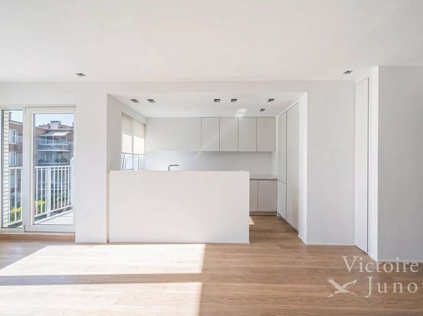 Appartement te koop in RUE CAMILLE LEMONNIER 80,
                    1050 Elsene