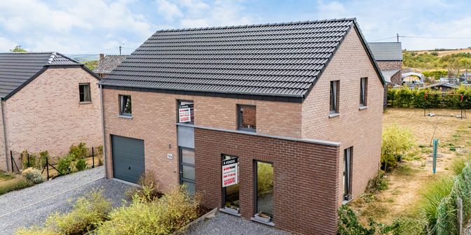 Huis te koop in Rue des Roches 56A, 5563 Hour