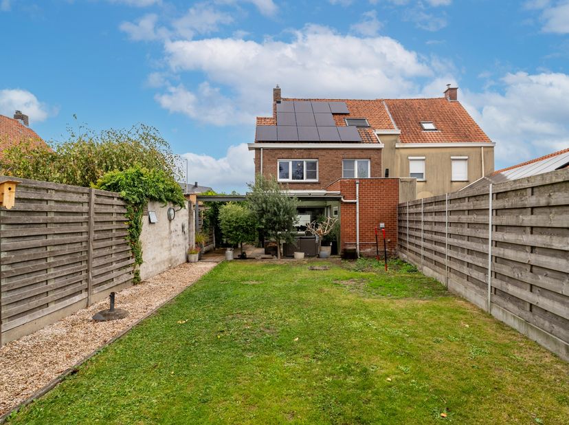 Huis te koop in Stuivenbergstraat 1,
                    8791 Beveren