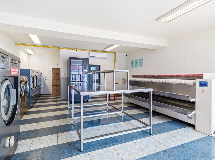 Bedrijfsvastgoed te koop in Guillaume Lambertlaan 62 bus 1,
                    3600 Genk