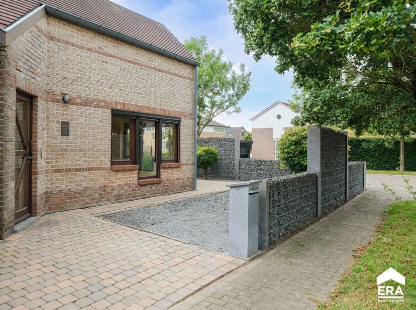 Goed onderhouden woning met 2 (mogelijk 3) slaapkamers en onderhoudsvriendelijke buitenruimte vlakbij het centrum van Herk-de-Stad. Voor meer info, ga