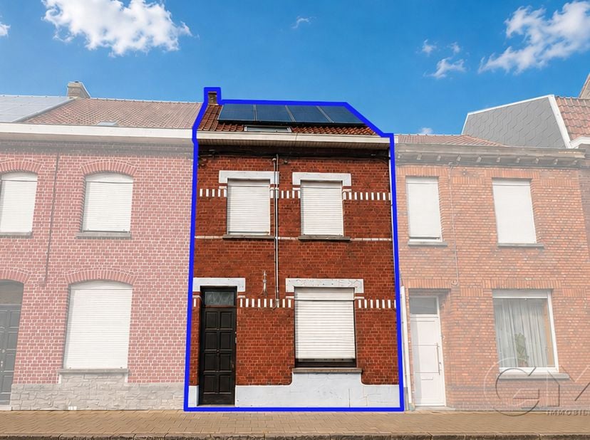 MOUSCRON<br />
Rue de l'Eglise<br />
Maison tout confort aménagée avec gout, composée comme suit :<br />
- Au RDC : Grand hall de style avec petit cel