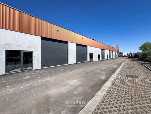                                         Entrepôt sans bureau à louer à Zedelgem, € 895
