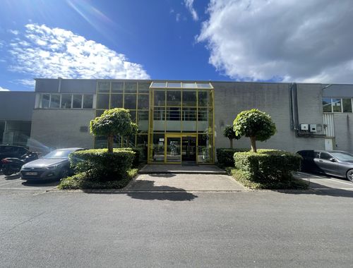                                         Immeuble de bureaux à louer à Wilrijk, € 499
