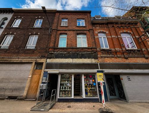                                         Commercieel Gebouw te koop in Charleroi, € 248.000
