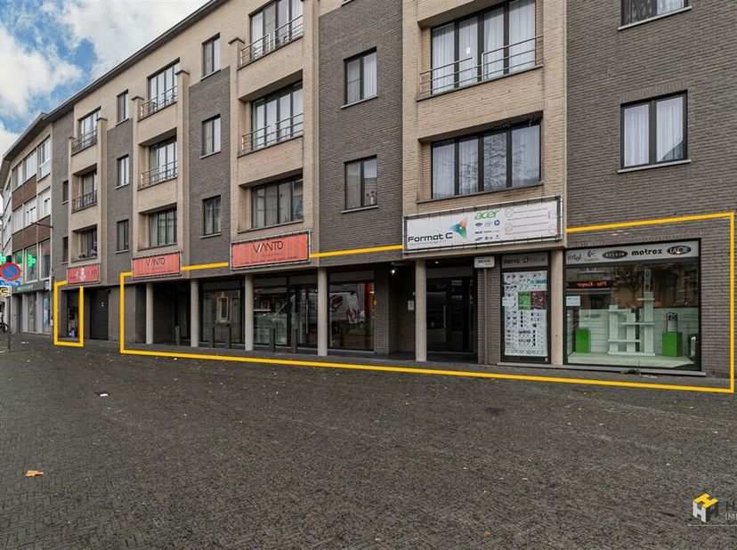Weggestraat 13 - Merksem<br />
Handelsgelijkvloers (502 m²) met een waaier aan mogelijkheden in Merksem.<br />
In de Weggestraat, een zijstraat van de