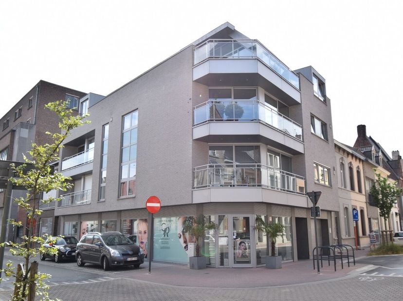 Appartement te koop in Henri Horriestraat 58,
                    8800 Roeselare