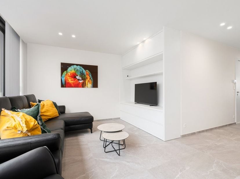 Appartement moderne au centre de Nieuport avec 2 grandes terrasses et une vue dégagée. Cet appartement récent construit en 2022 offre tout le confort