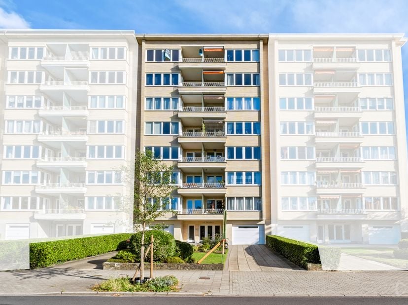 Appartement te koop in Avenue du Domaine 43,
                    1190 Vorst