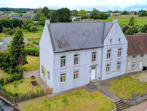                                        Eengezinswoning te koop in Duisburg, € 449.000
