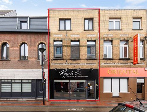                                        Bien commercial avec habitation à vendre à Zwijndrecht, € 425.000
