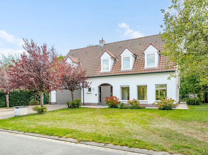 Huis te koop in Hendrik Consciencelaan 18,
                    8540 Deerlijk