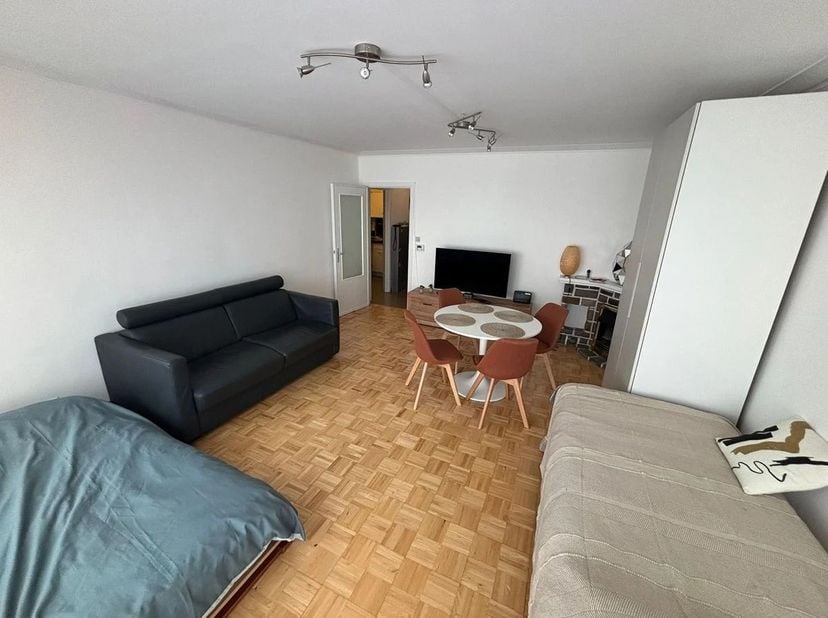Appartement te koop in Henegouwenstraat 3 bus 2,
                    8400 Oostende