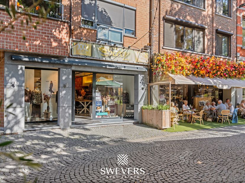 Bedrijfsvastgoed te koop in Sint-Martenplein 7,
                    3800 Sint-Truiden